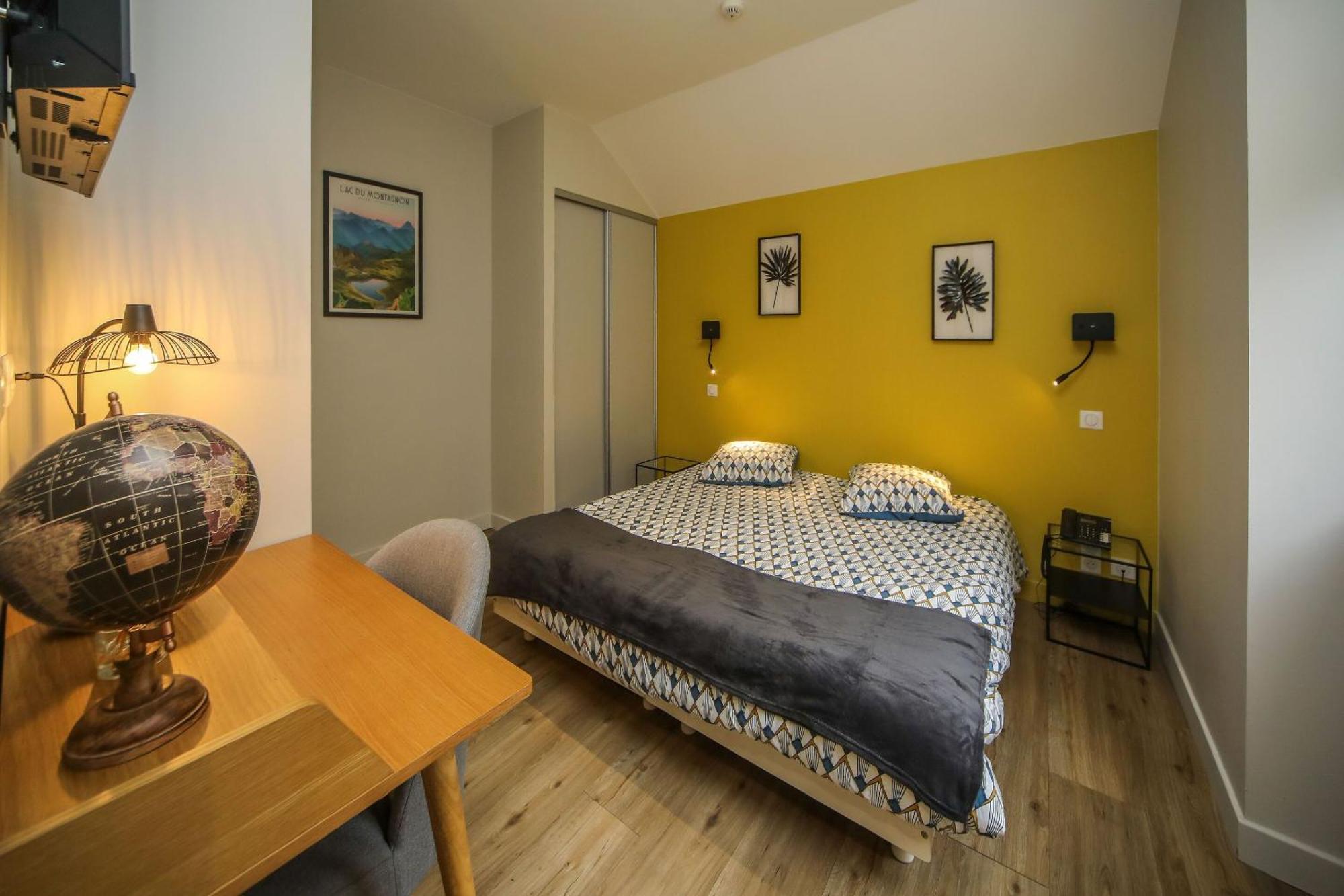 Hotel O Chiroulet Bagneres-de-Bigorre Room photo